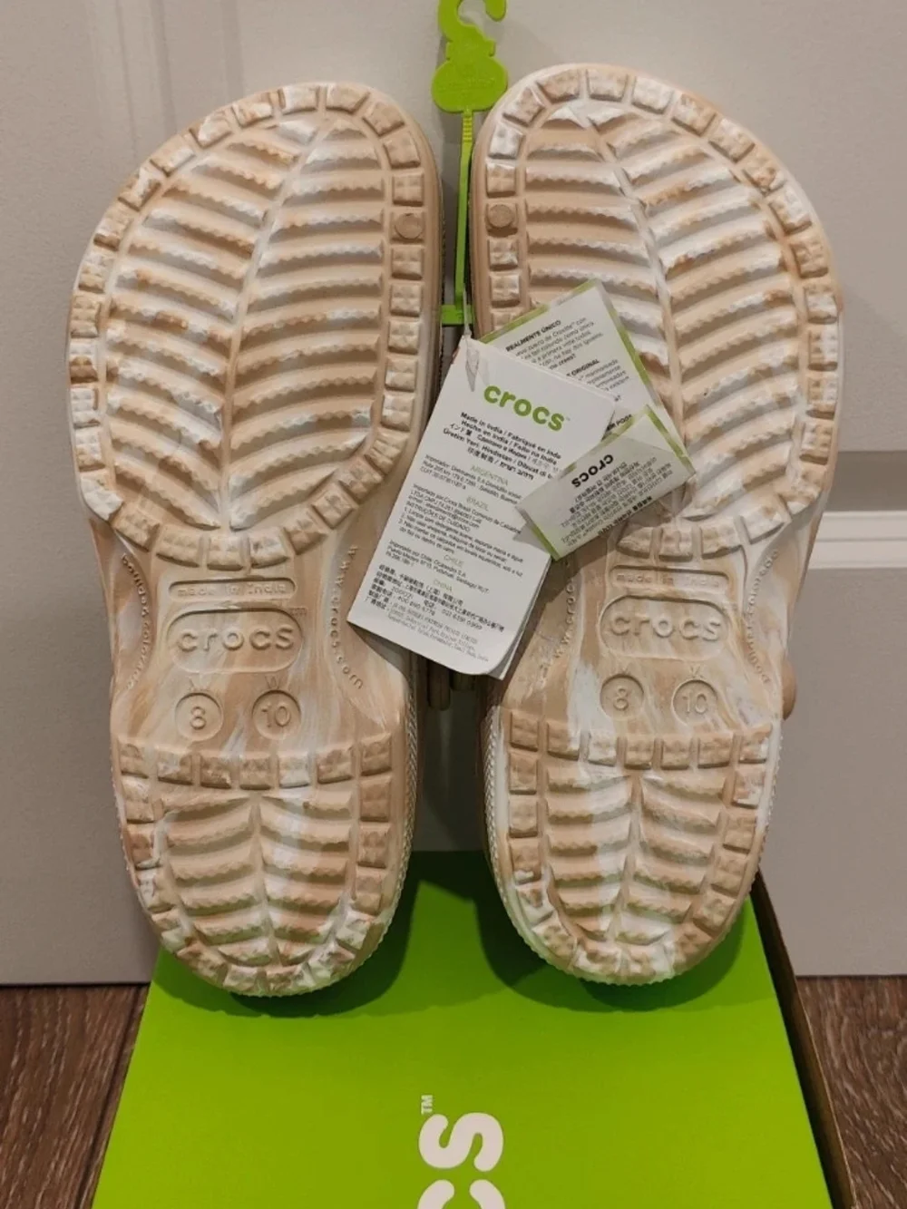 CROCS Unisex Beige Swirl Classic Clog